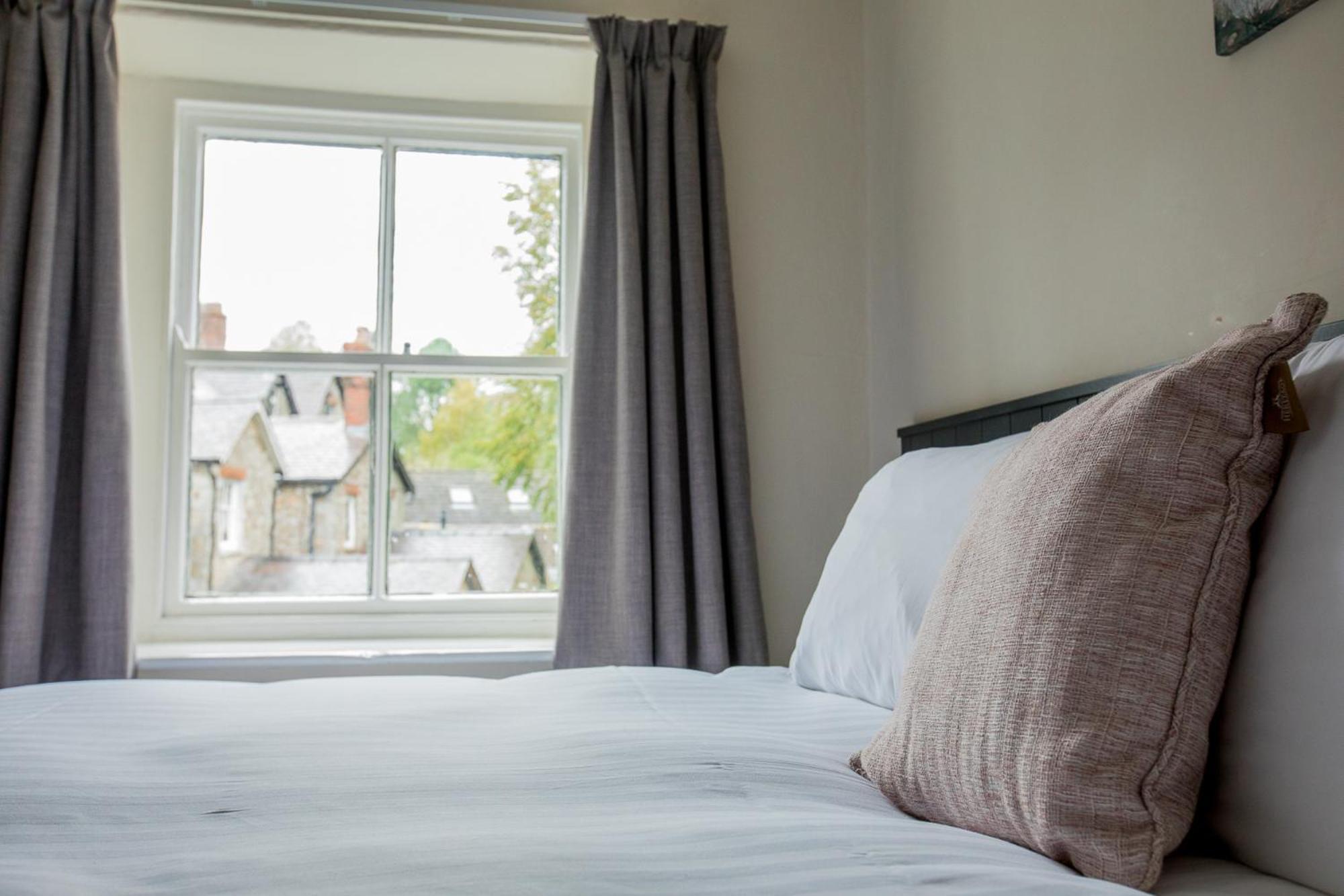 Craven Heifer Hotel Ingleton  Bagian luar foto